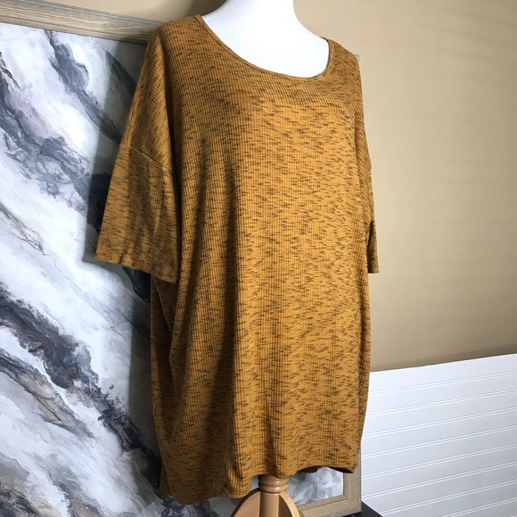 LuLaRoe Tops - LULAROE top 2XL